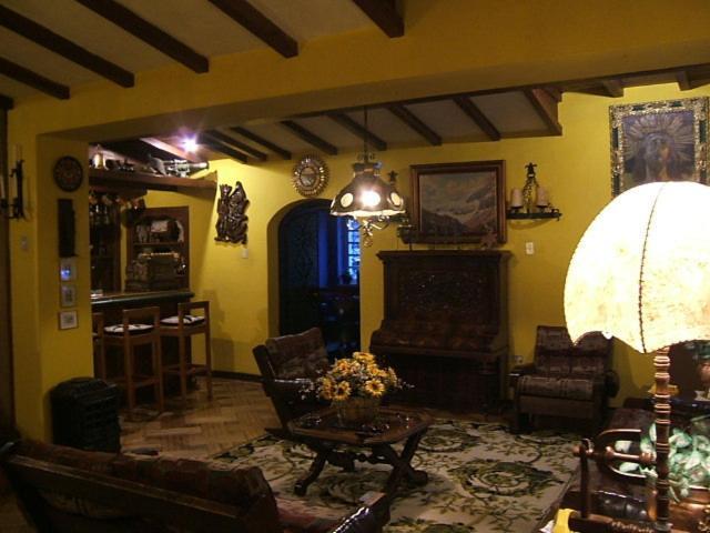 كويتو Hotel Los Alpes المظهر الخارجي الصورة